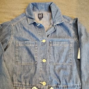 GAP CROPPED CHAMBRAY JACKET